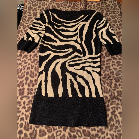Cache black metallic gold animal print scoop neck short sleeve stretchy … - Picture 5 of 8